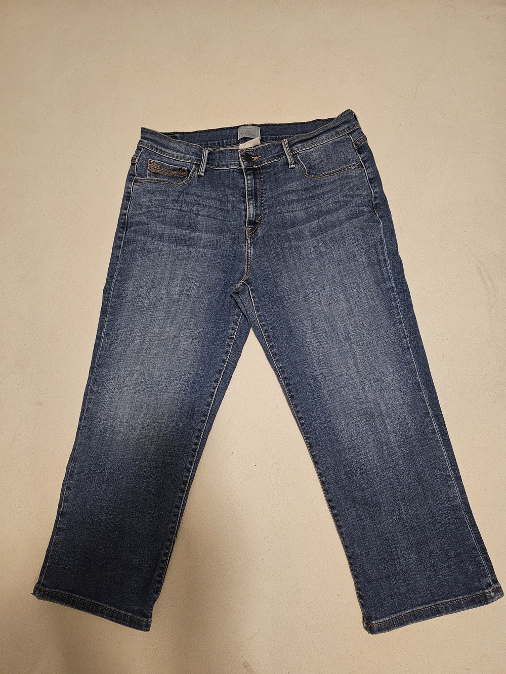 LEVI'S Women's Medium Blue Capri Straight Jeans Stretch SIZE 10.